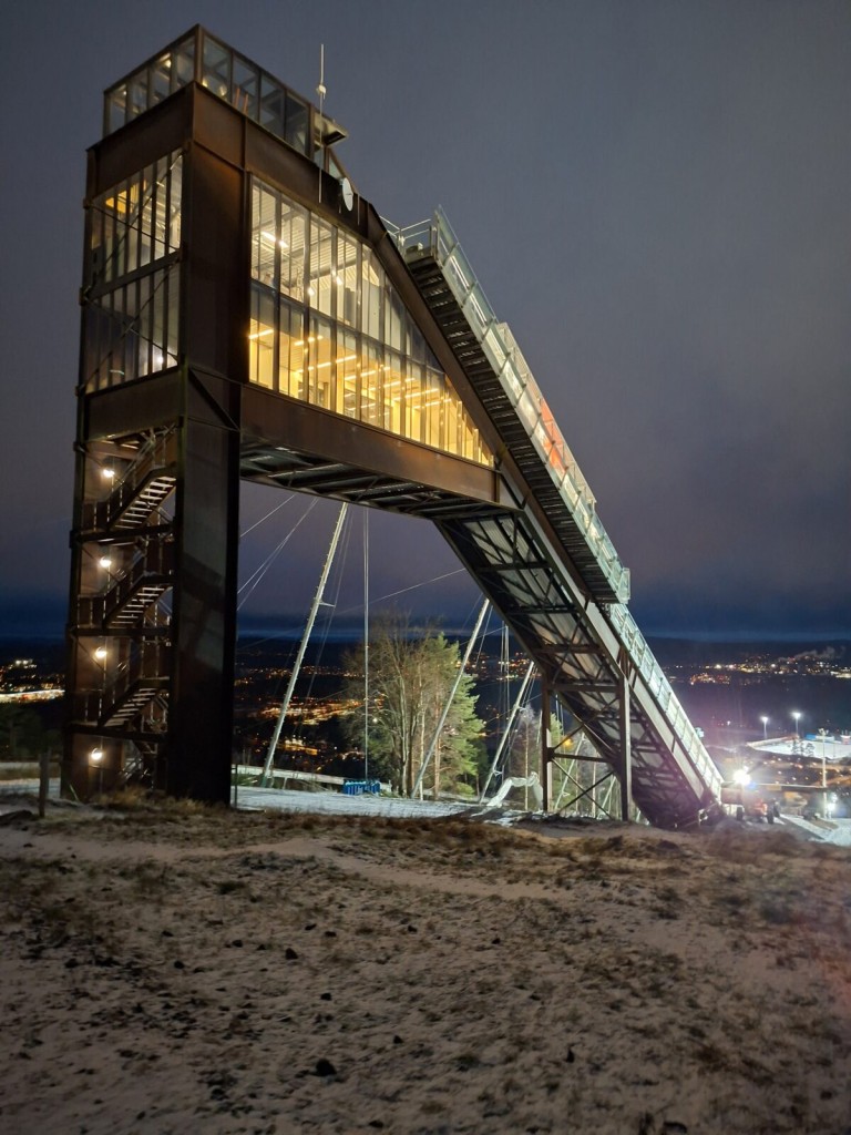 12 Ski jumps
