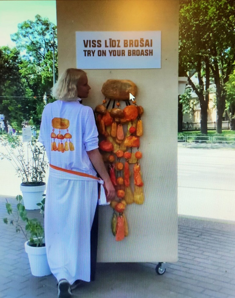 Viss līdz brošai